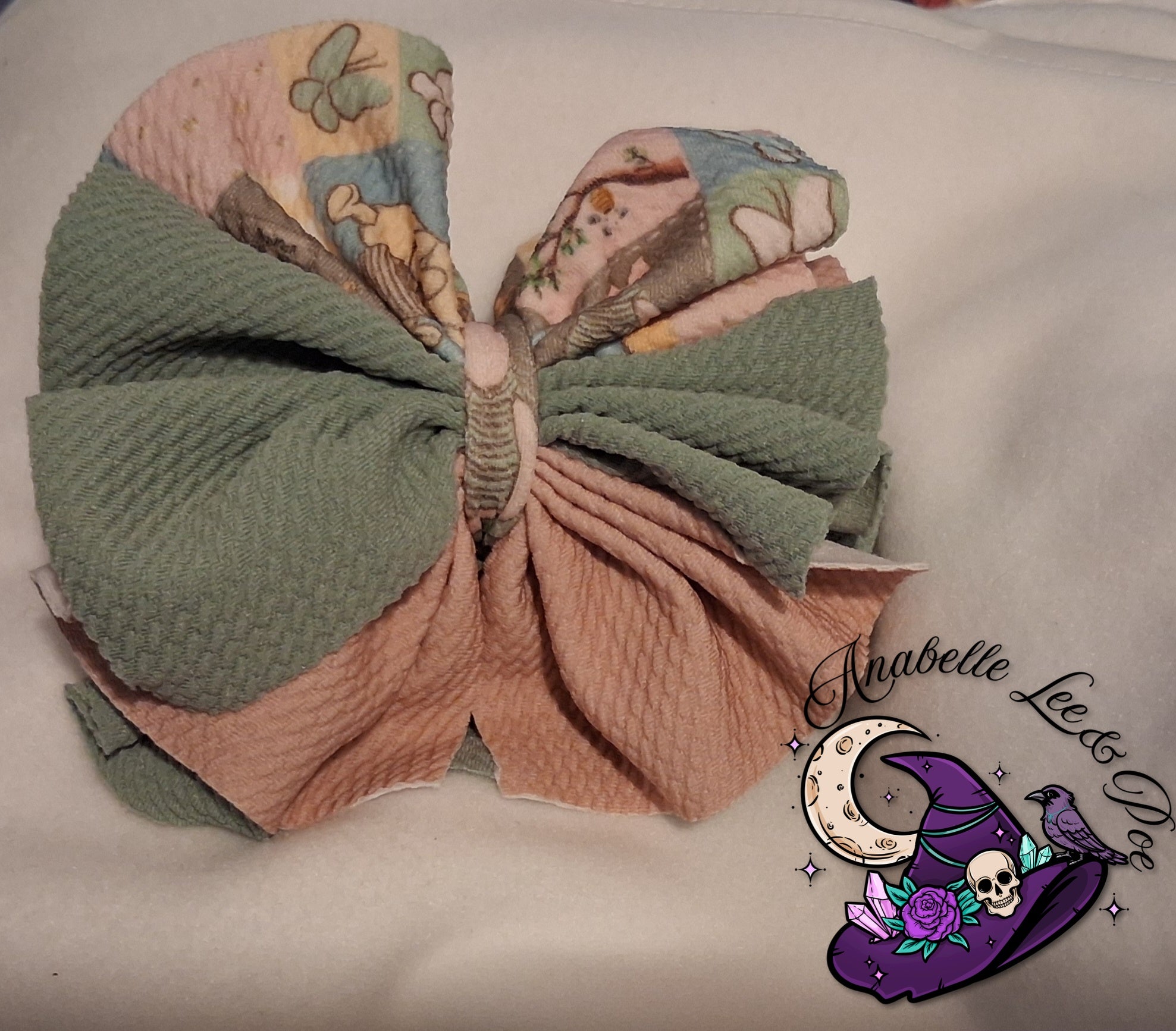 Vintage hundred acre friends bow