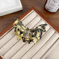 PRE-ORDER BAT CLAW CLIPS